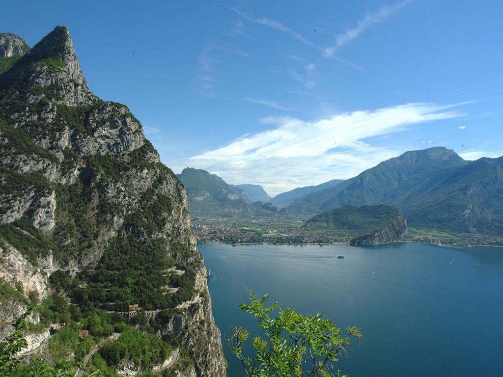 Villa Phoenix - Lake Apartments Riva del Garda Buitenkant foto
