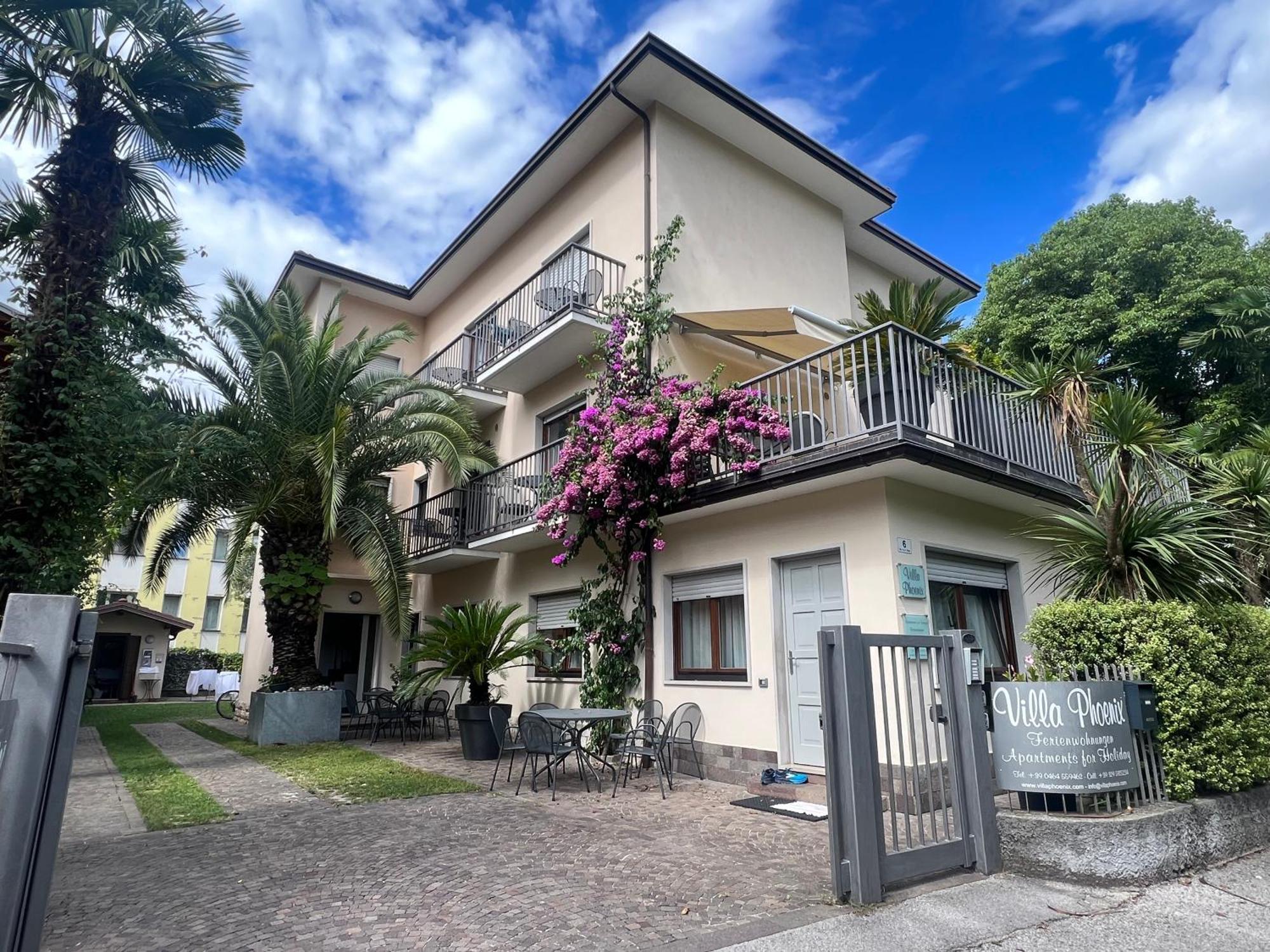 Villa Phoenix - Lake Apartments Riva del Garda Buitenkant foto