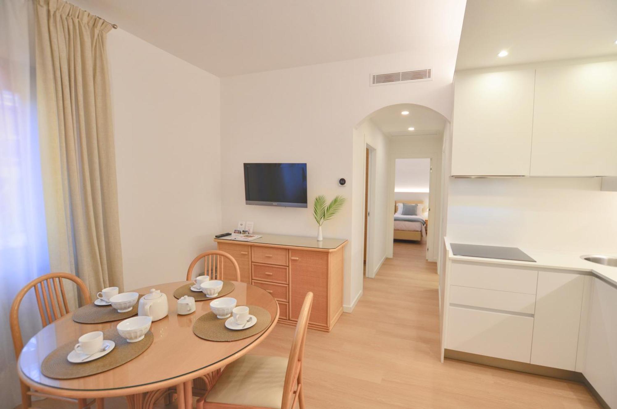 Villa Phoenix - Lake Apartments Riva del Garda Buitenkant foto