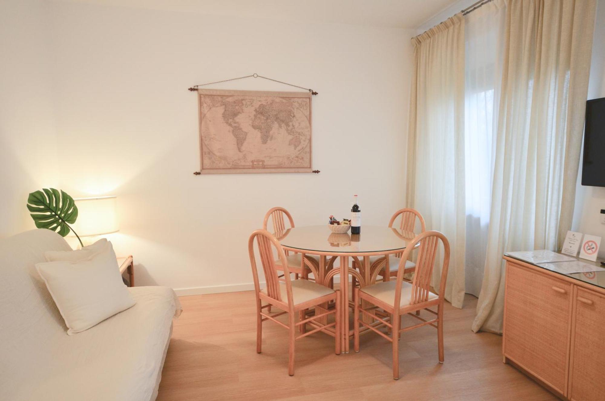 Villa Phoenix - Lake Apartments Riva del Garda Buitenkant foto