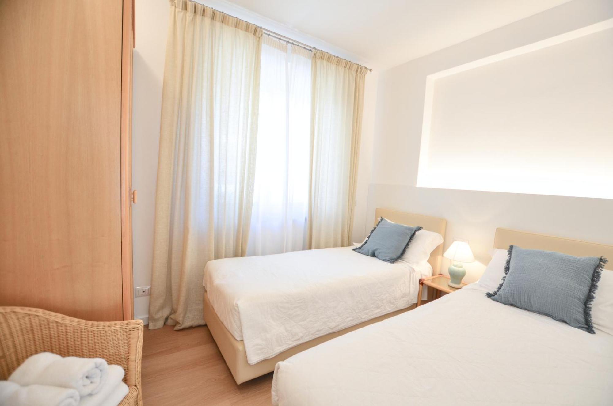 Villa Phoenix - Lake Apartments Riva del Garda Buitenkant foto