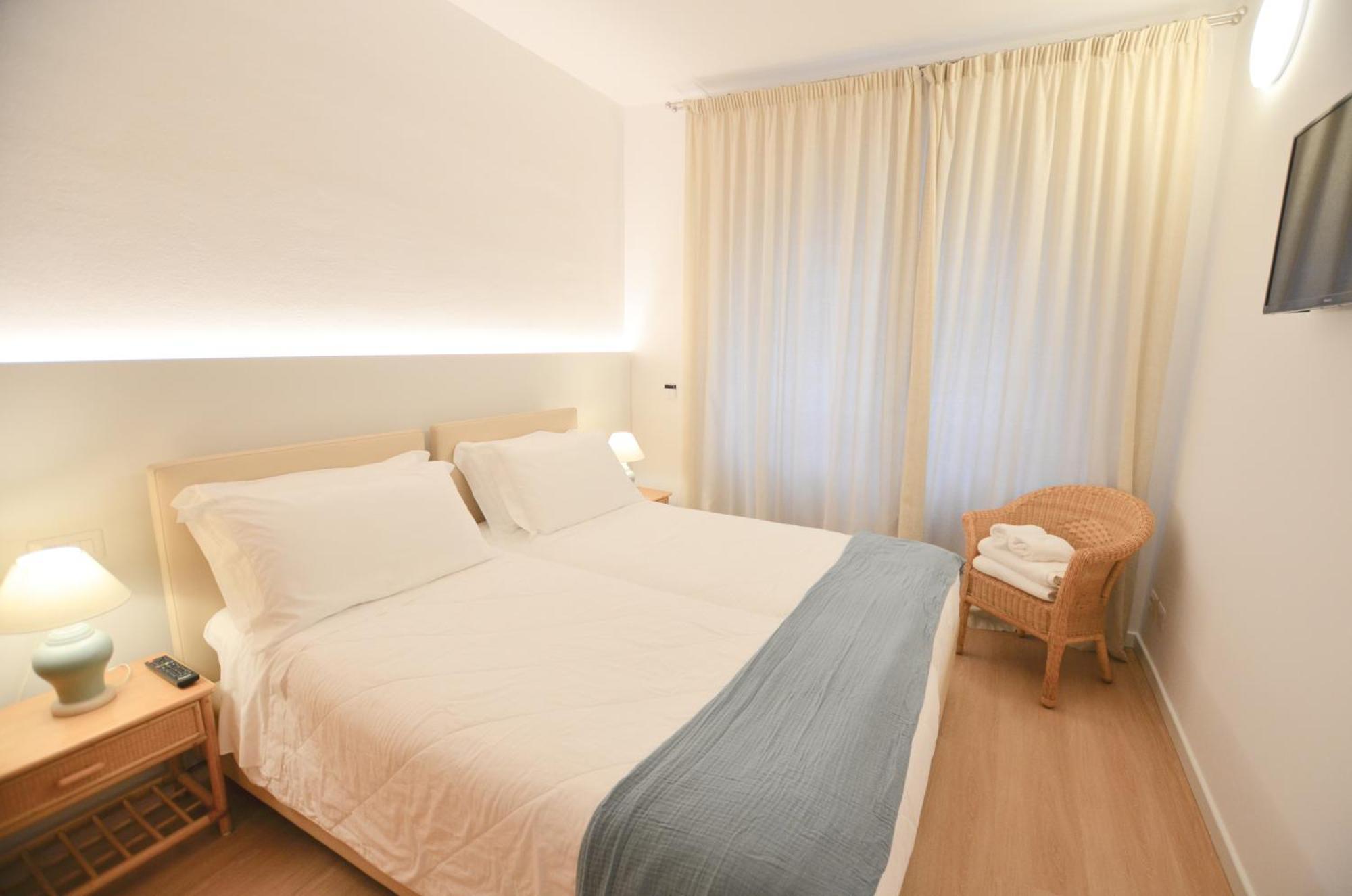 Villa Phoenix - Lake Apartments Riva del Garda Buitenkant foto