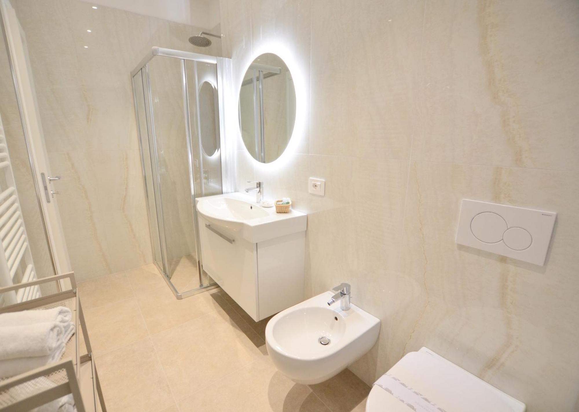 Villa Phoenix - Lake Apartments Riva del Garda Kamer foto