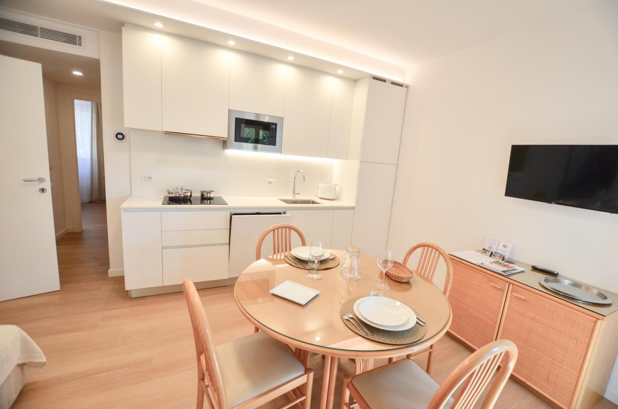 Villa Phoenix - Lake Apartments Riva del Garda Buitenkant foto