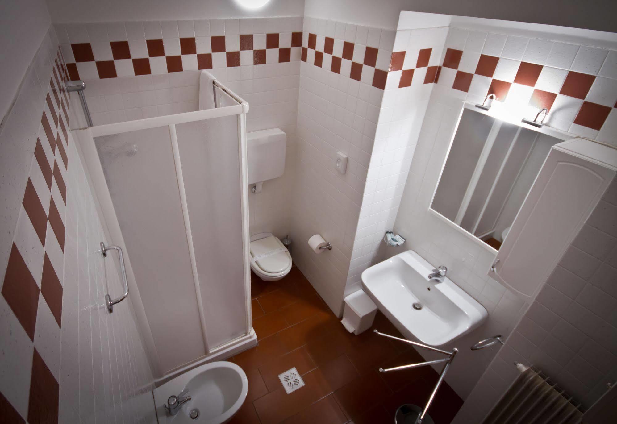 Villa Phoenix - Lake Apartments Riva del Garda Buitenkant foto